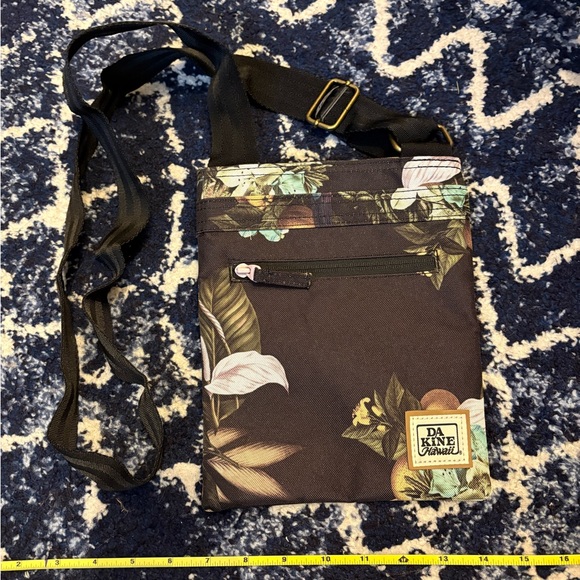 Dakine Handbags - Dakine Floral Crossbody Bag